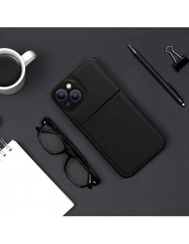 Coque iPhone 12 et 12 Pro en silicone Noble Noir